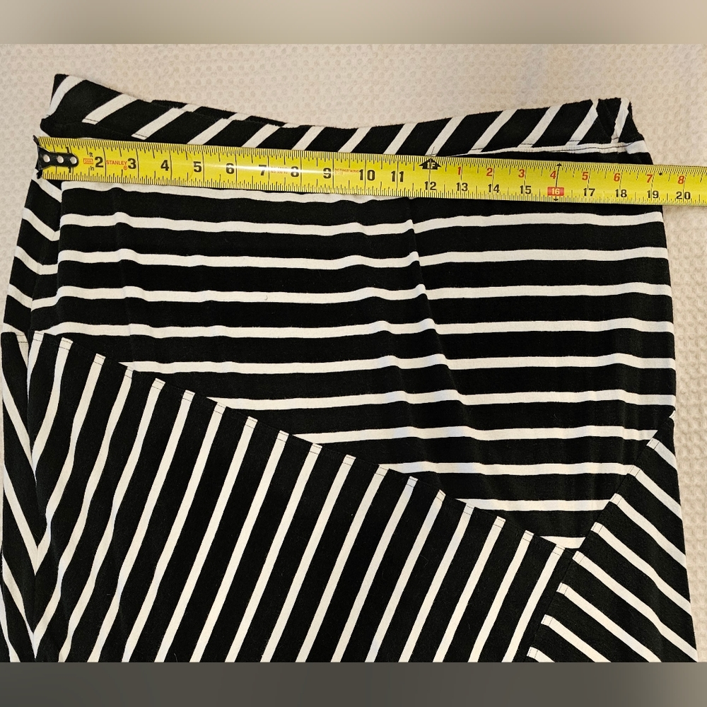 Jones of New York Black & White Skirt in 2X - Picture 3 of 5